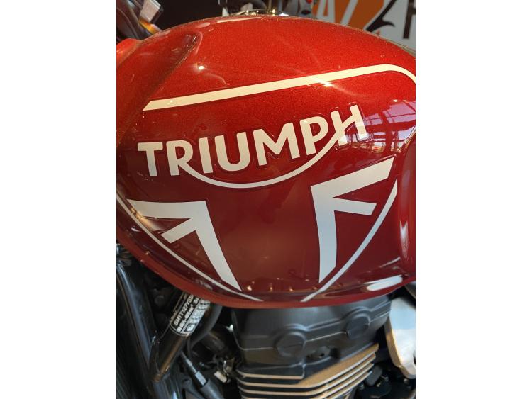 TRIUMPH SPEED 400