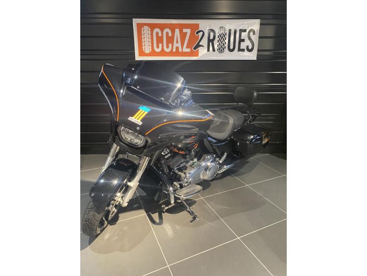 HARLEY-DAVIDSON TOURING STREET GLIDE 1923