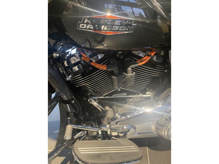 HARLEY-DAVIDSON TOURING STREET GLIDE 1923